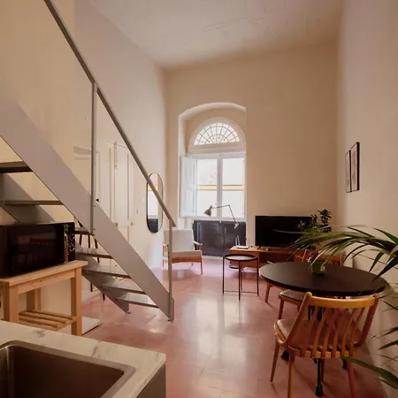 Charming In Historic Centre Appartement *